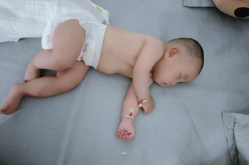 甘南宝宝突然很多眼屎